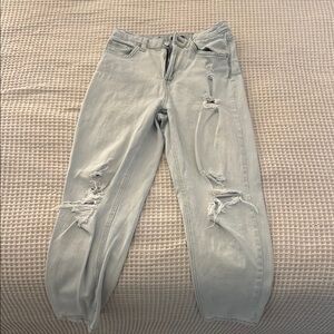 Wild Fable light denim Boyfriend Jeans Distressed